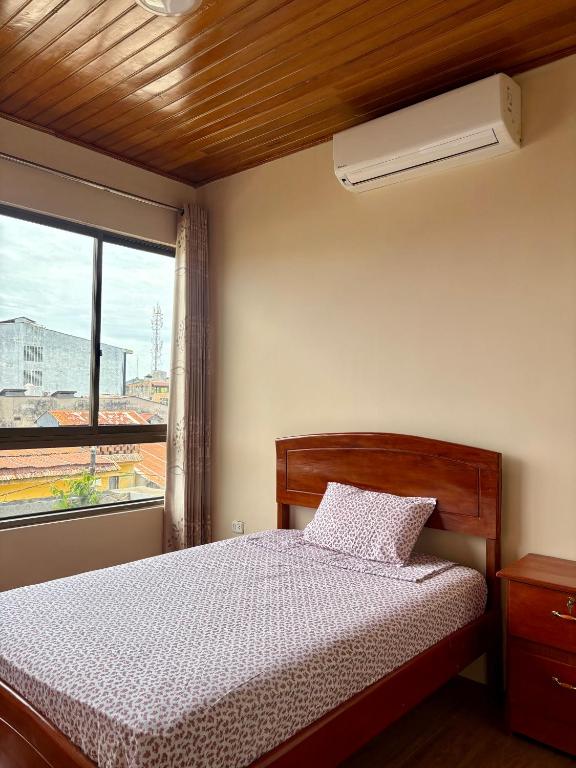 Departamento amplio y céntrico con AC - 2