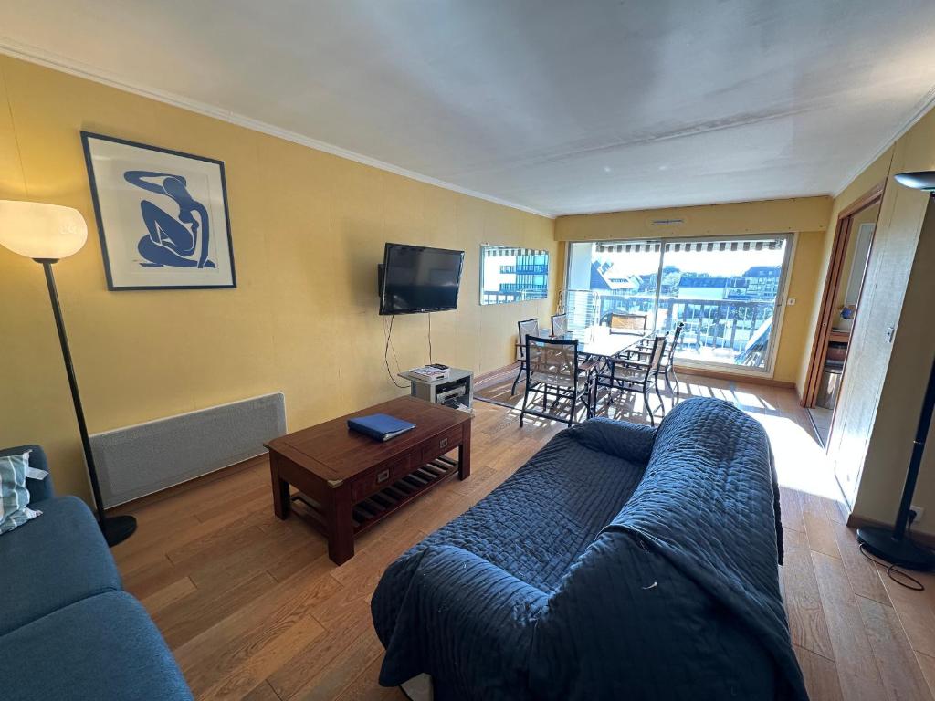 Appartement 3 pièces en front de mer avec balcons, à Cabourg, proche centre-ville. - FR-1-487-275 - 2