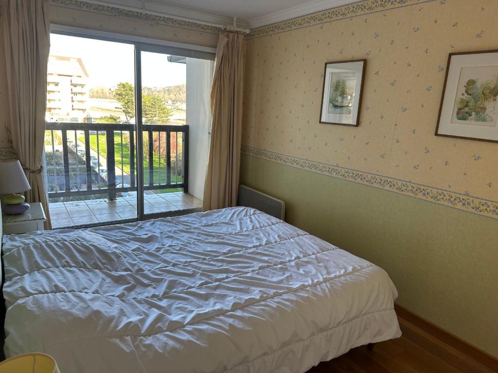 Appartement 3 pièces en front de mer avec balcons, à Cabourg, proche centre-ville. - FR-1-487-275 - 5