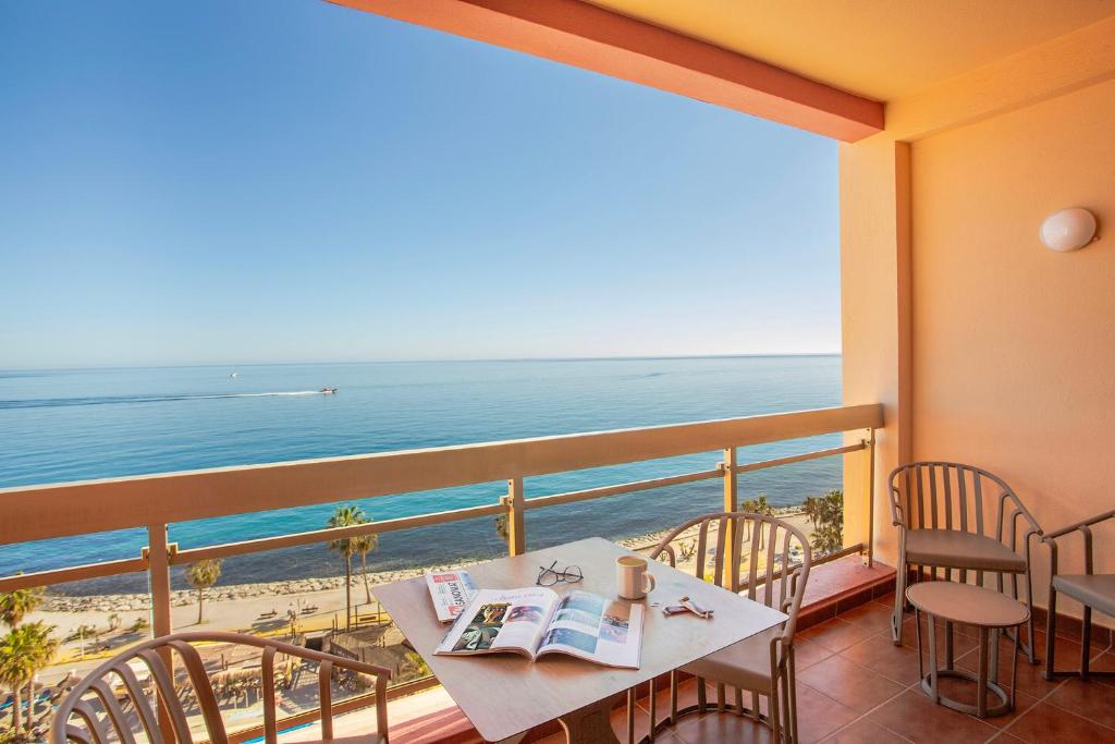 Sunset Beach Club Hotel Apartments — Hotel rooms in Benalmadena, Andalusia