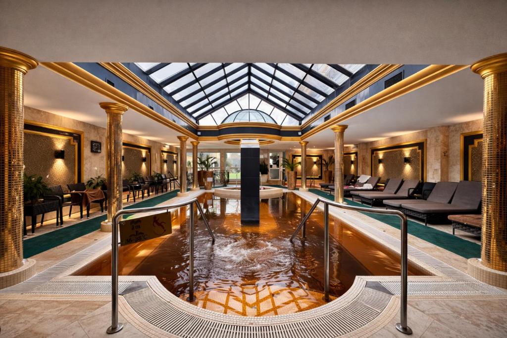 Hot spring bath, Hotel Aurum in Hajduszoboszlo
