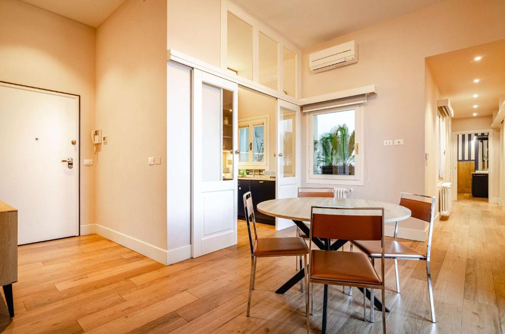 Luxury one bedroom in best location - 5