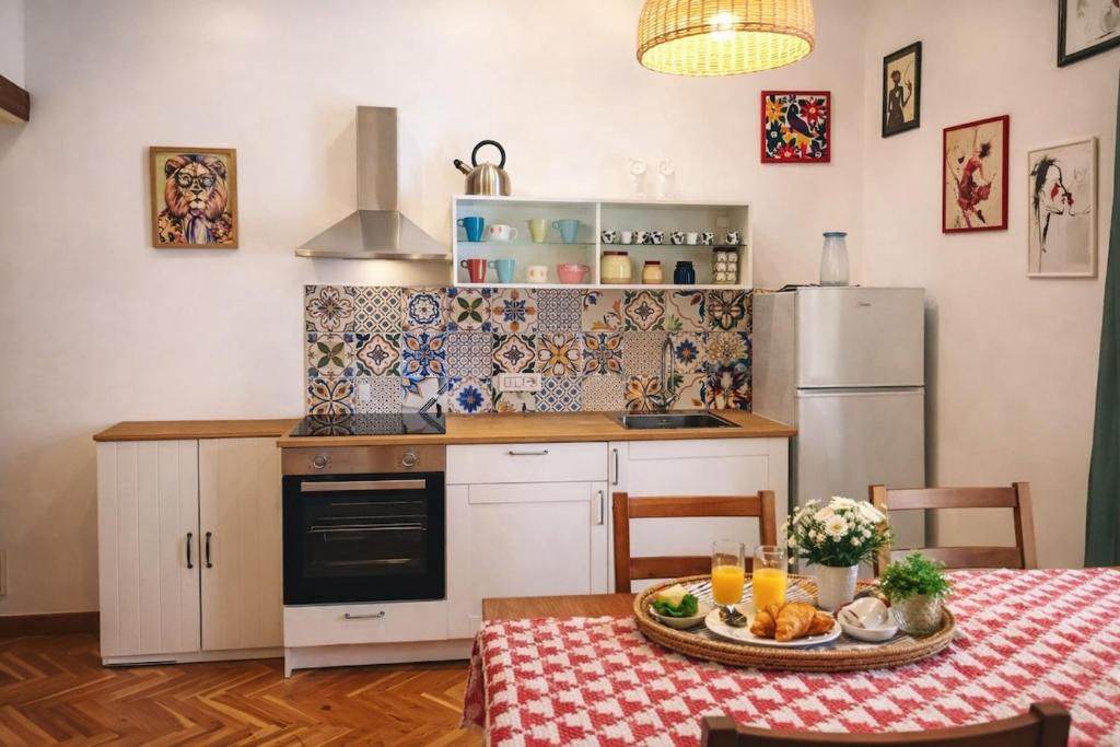 NAPOLI DUOMO STAY Charming Apartment - 2