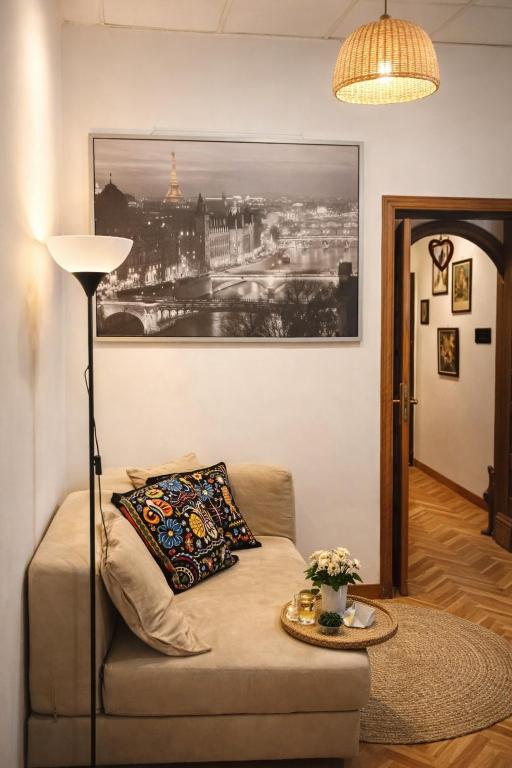 NAPOLI DUOMO STAY Charming Apartment - 5
