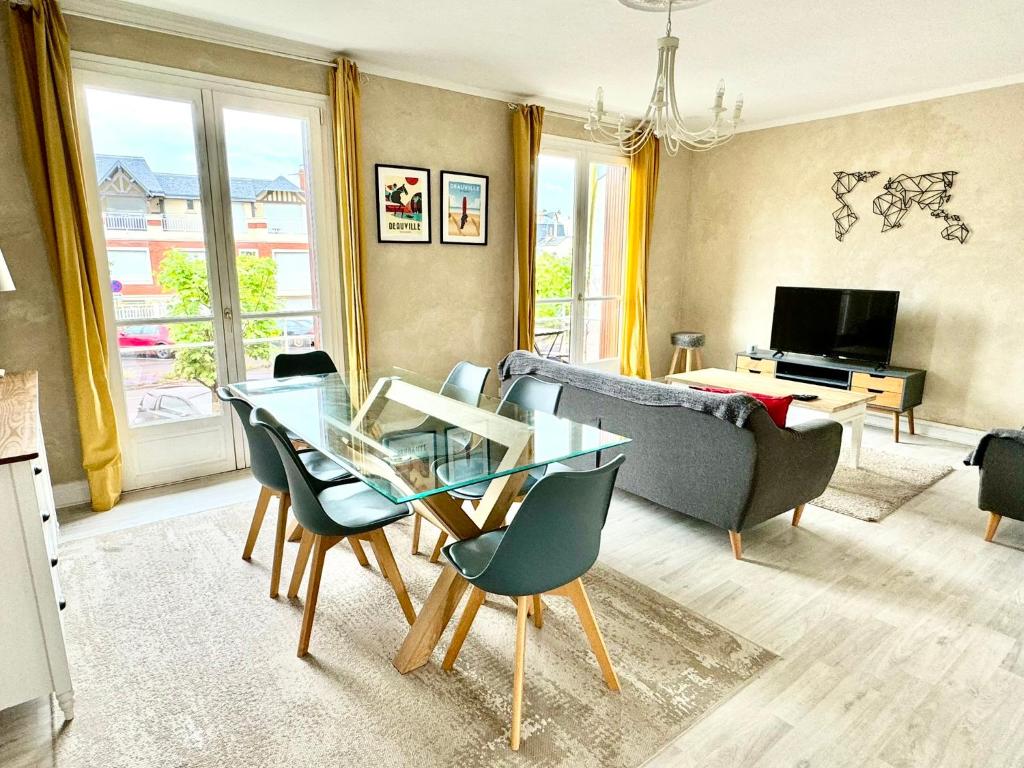 DEAUVILLE Centre - Triangle d'Or - 75m2 - Parking - Lits faits - 6 personnes - 2