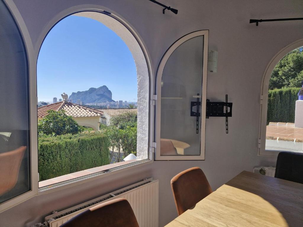Casa Vista peñón by Theka Services - 2