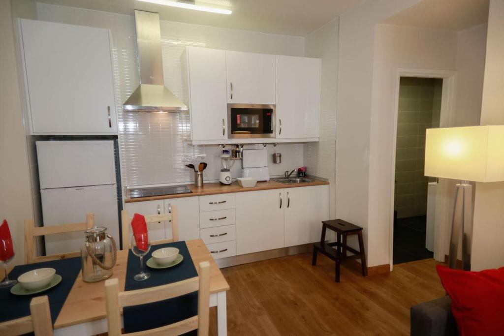 Lovely apartment , center,near beach Parking free - 3