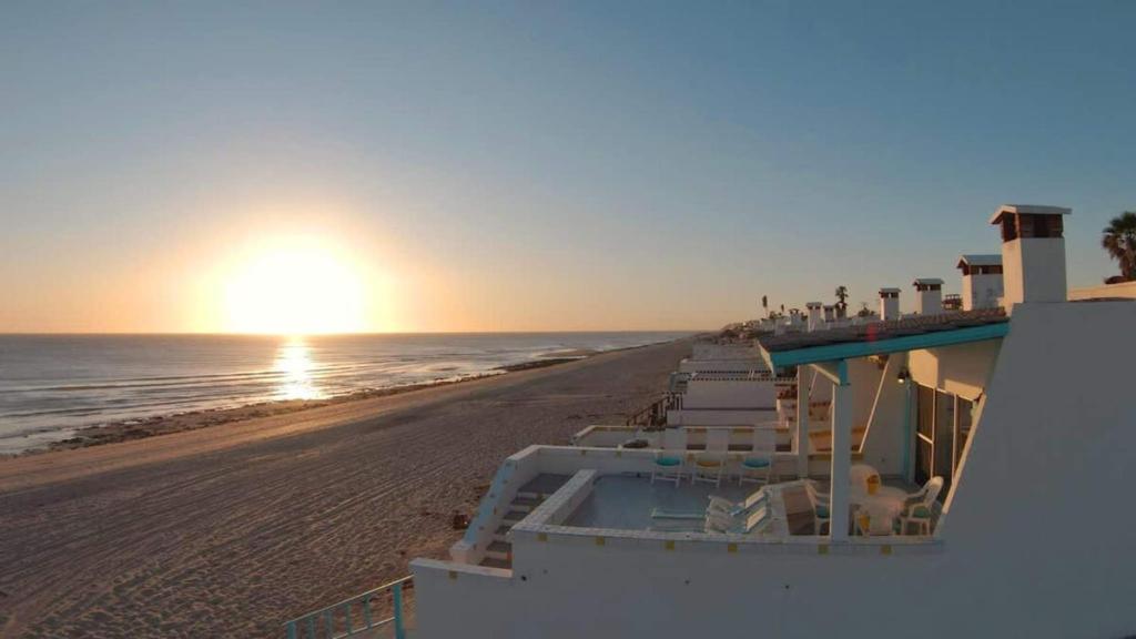 Cozy & Colorful Beachfront Condo Las Olas I 28 - 5