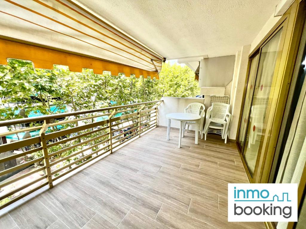 Novelty Beach 3 Salou, climatizado, piscina y playa - 3