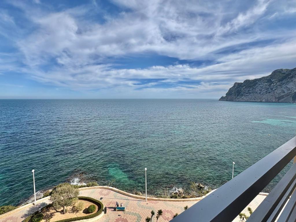 Mediterranean Dream Seafront & Parking - 4