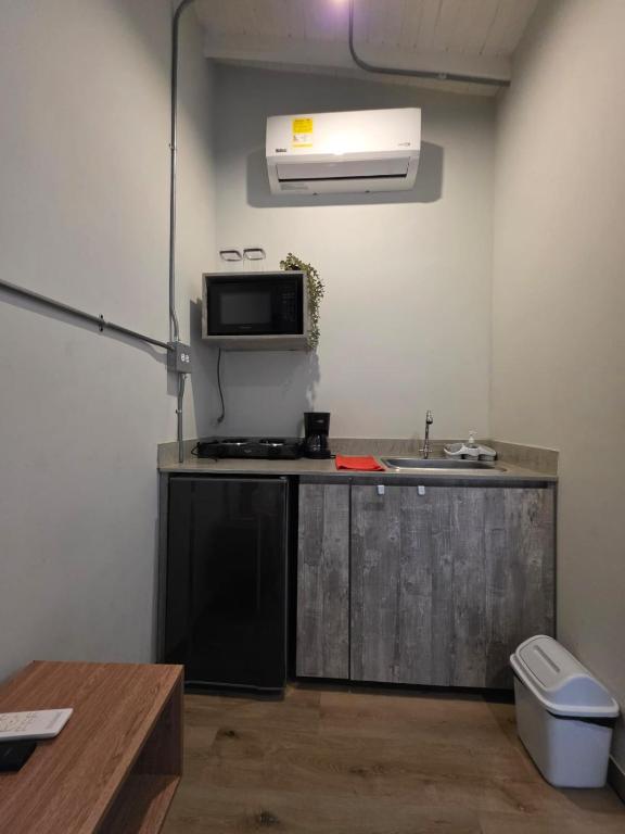 Sancho Chill wc AC Kitchen in Laureles, Medellín - 4