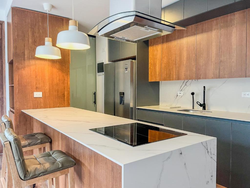Upscale 2BR Countryside Suite | Stylish & Modern - 5