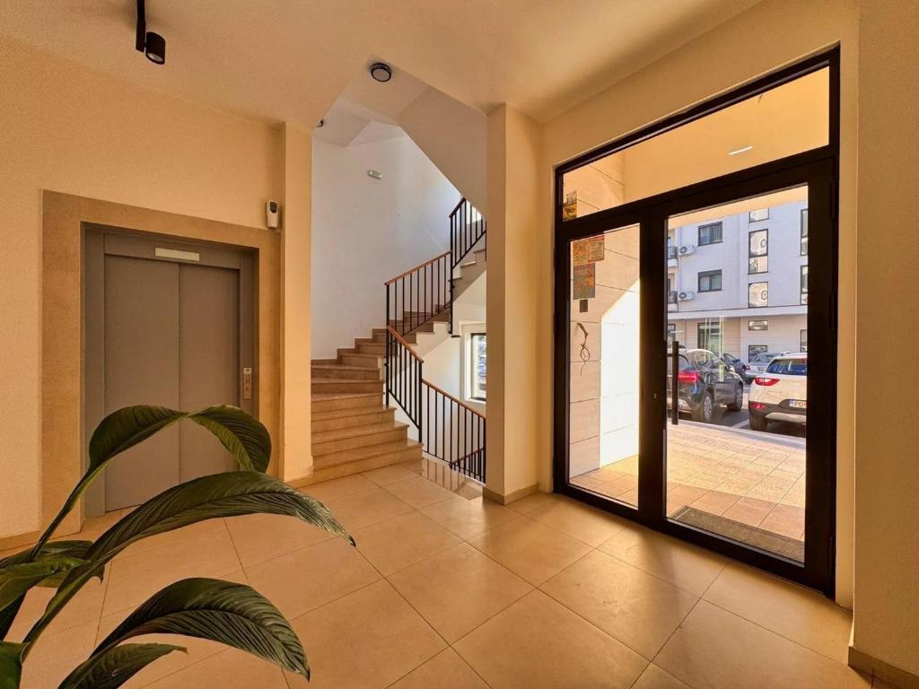 Central Point Apartment - 2