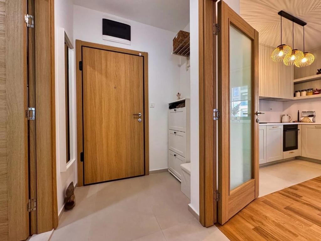 Central Point Apartment - 4