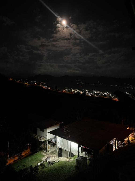 Finca Cafetera con Vista a las Montañas - Cerca de Pereira - 5
