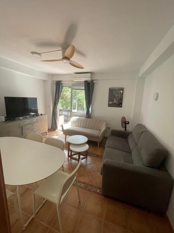 Beautiful 3 Bedrooms, 2 Baths, Balcony, Beach Apartment - 1