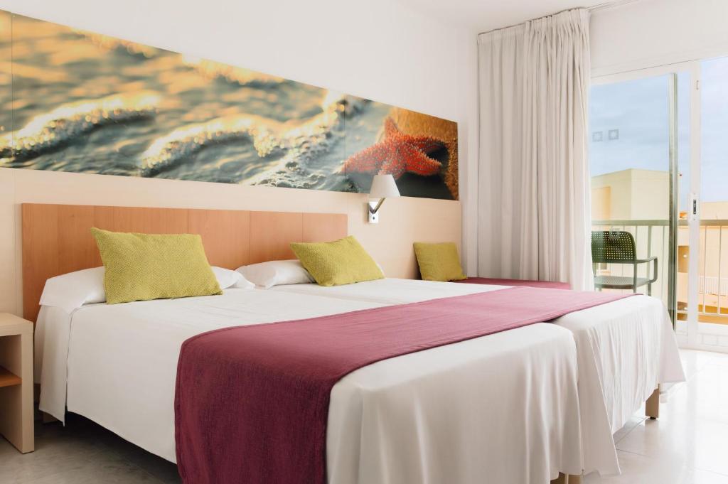 BLUESEA Coral Beach — Hotel rooms in Es Canar, Balearic Islands