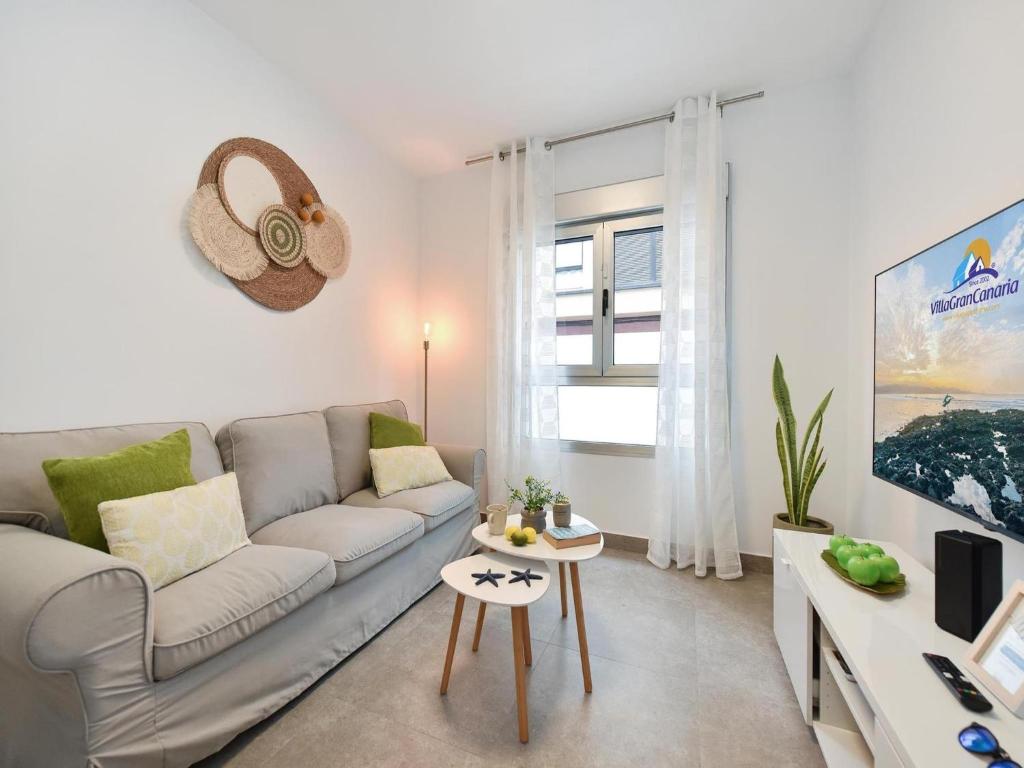 Chic Las Palmas Apartment for 3 - 1