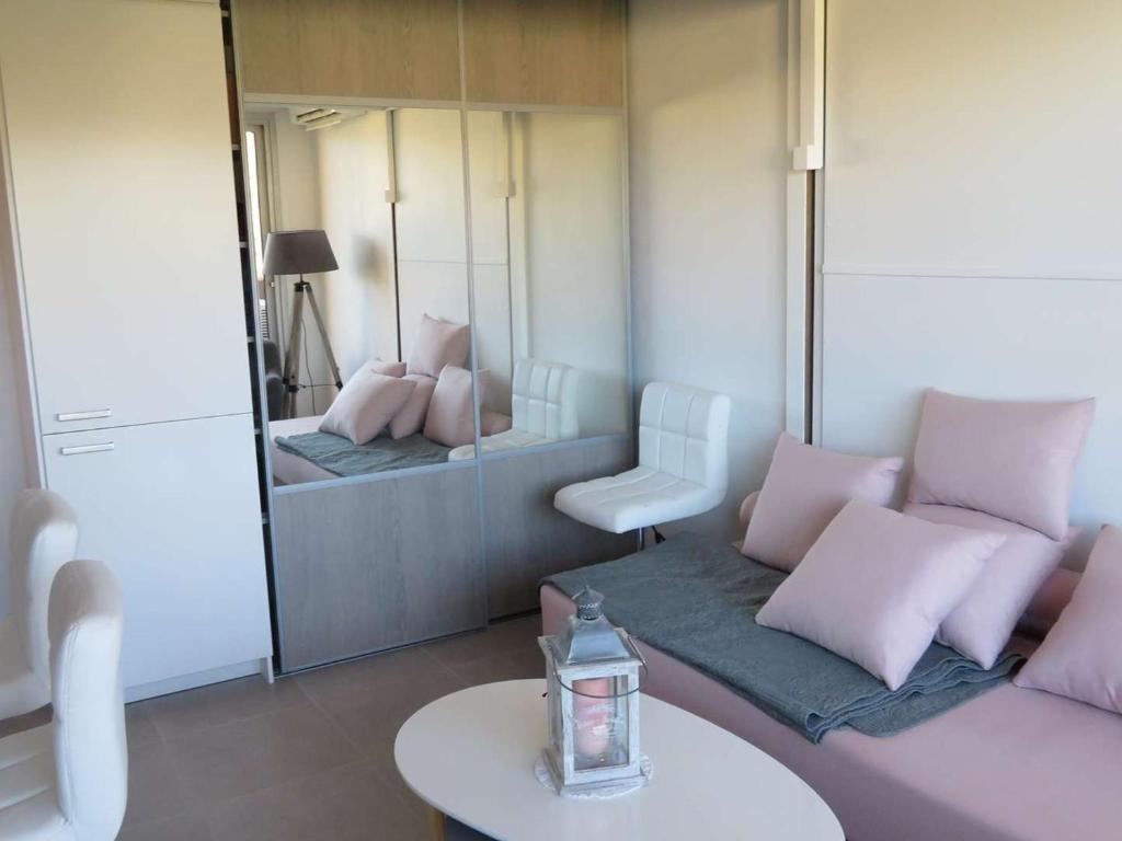 Studio cabine climatisé avec loggia - Bormes-les-Mimosas - FR-1-610-114 - 2