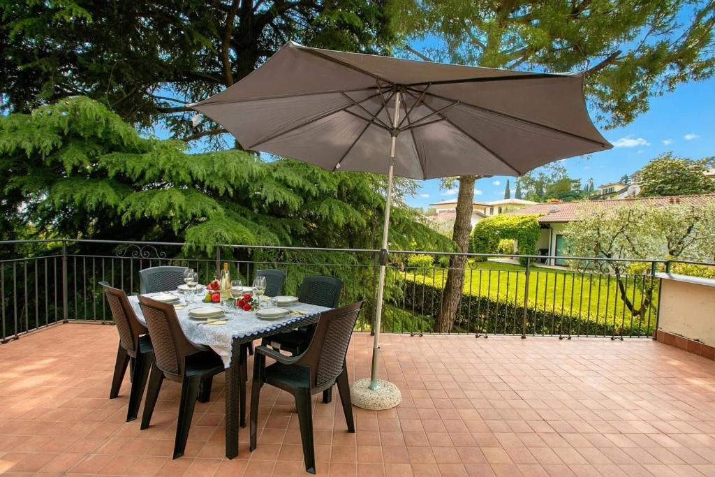 Villa Alberti Apt Emma 900m from Garda lake with Shared Garden - Happy Rentals - 2