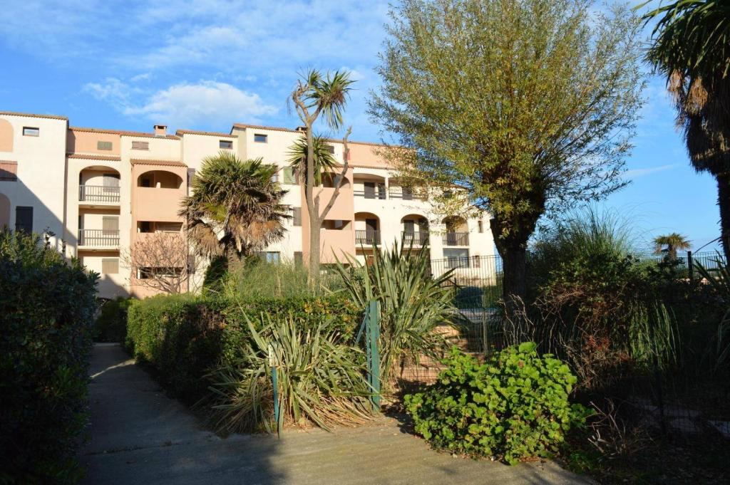 Appartement avec piscine collective 4 personnes SAINT CYPRIEN SUD sc490-084 - 2