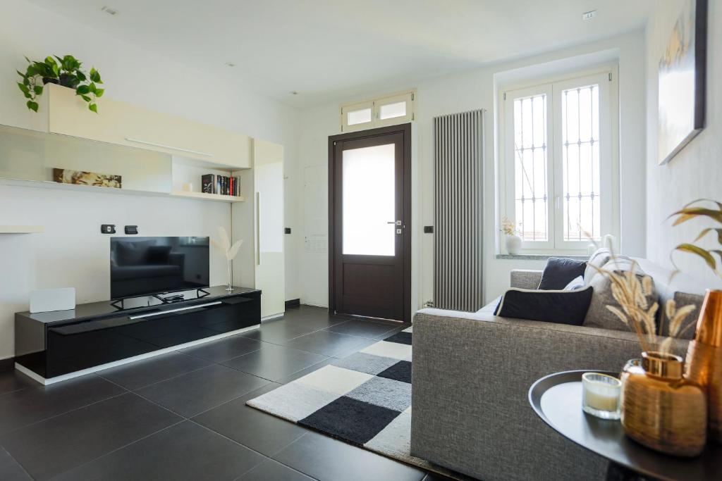 Stylish Apartment Porta Venezia - Bright Home with Jacuzzi - 3