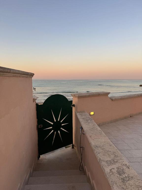 Villa Ciccarese dentro la spiaggia - 4