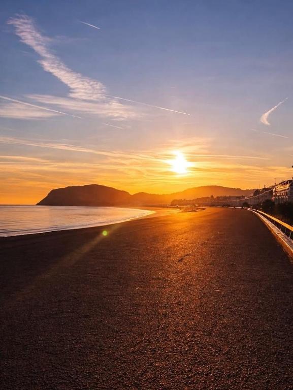 Rhos on Sea Home photo 6
