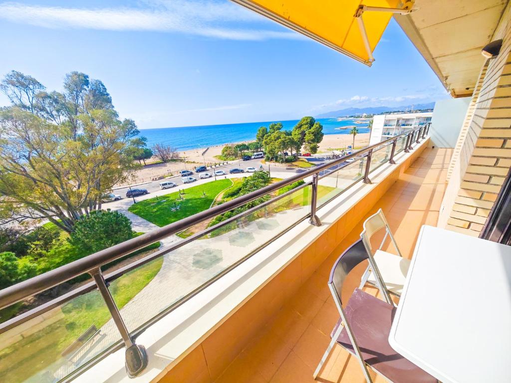LITORAL COSTA DORADA - LA SALLE Only families - 1
