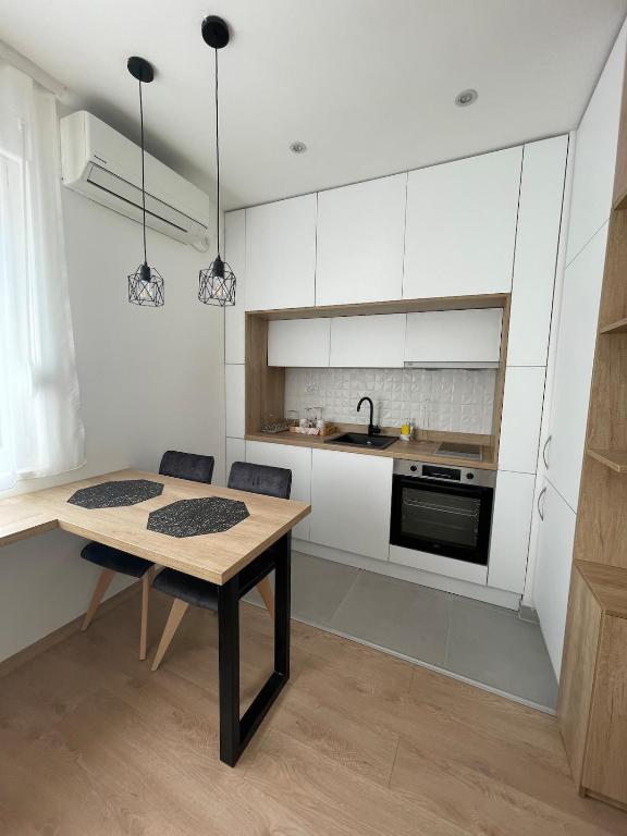 Compact Studio in City Center with Free Parking - 2