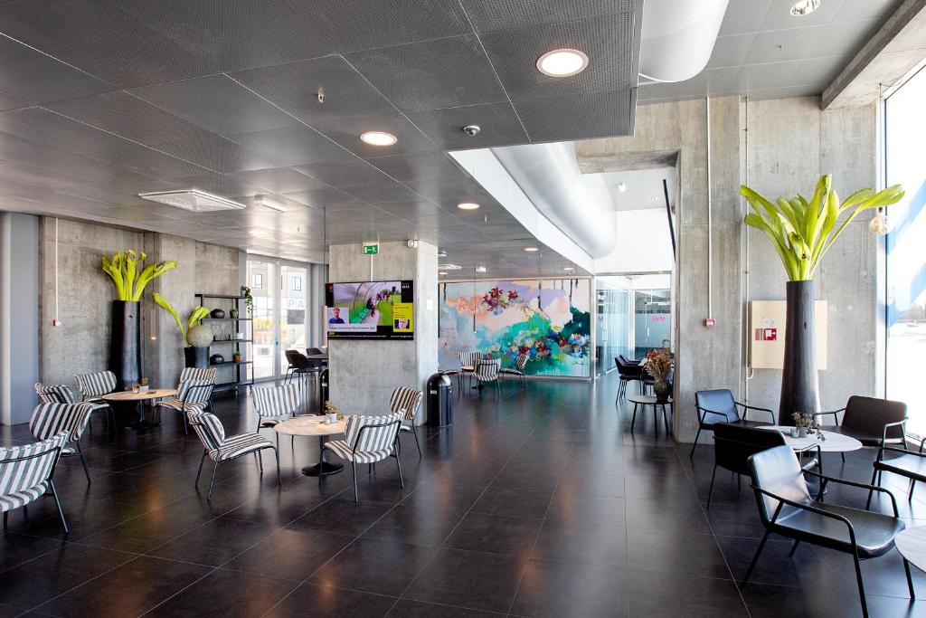 Shared lounge/TV area, Cabinn Metro in Copenhagen