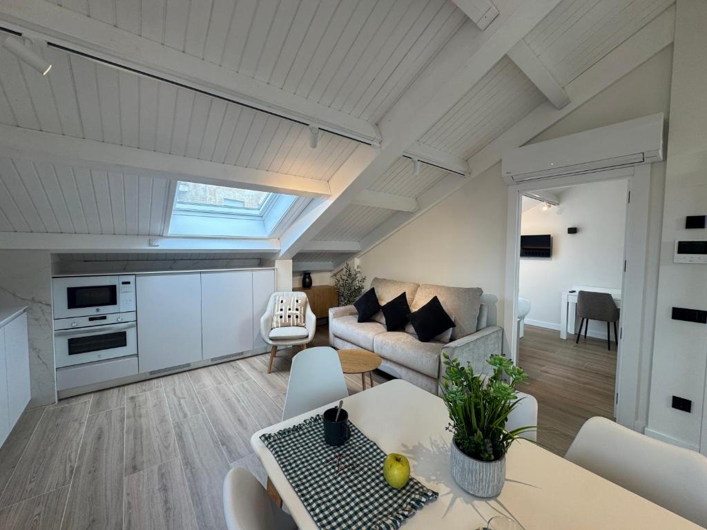 Apartamentos Prior by gaiarooms - 1