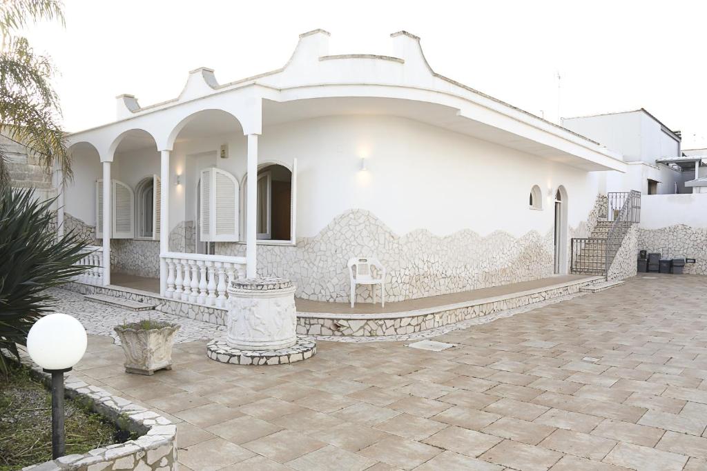 Villa Bianca Reale con immenso giardino - 2