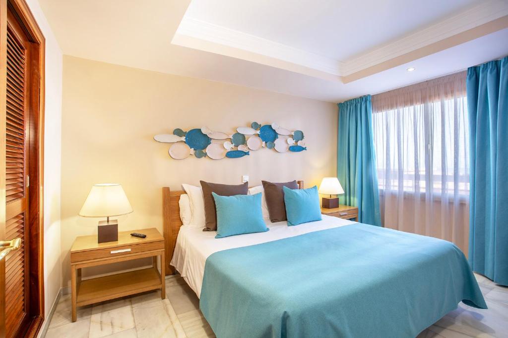 Sunset Beach Club Hotel Apartments — Hotel rooms in Benalmadena, Andalusia