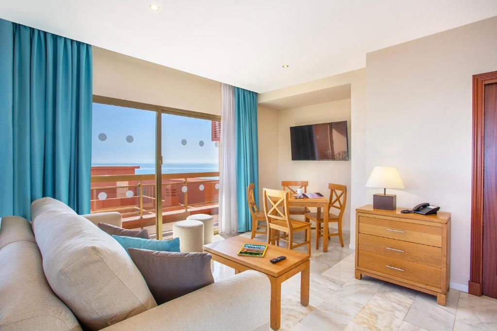 Sunset Beach Club Hotel Apartments — Hotel rooms in Benalmadena, Andalusia