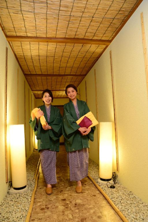 Hot spring bath