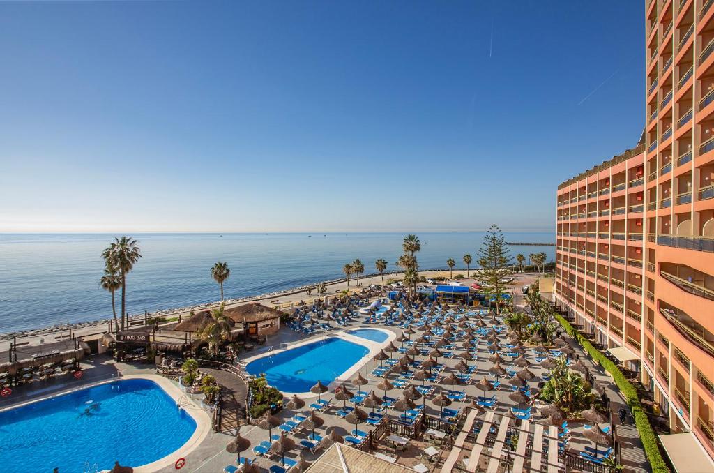 Sunset Beach Club Hotel Apartments — Swimming pool in Benalmadena, Andalusia
