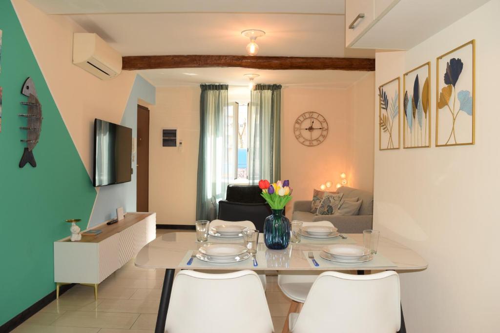 Cozy Terrace Apartment - 2