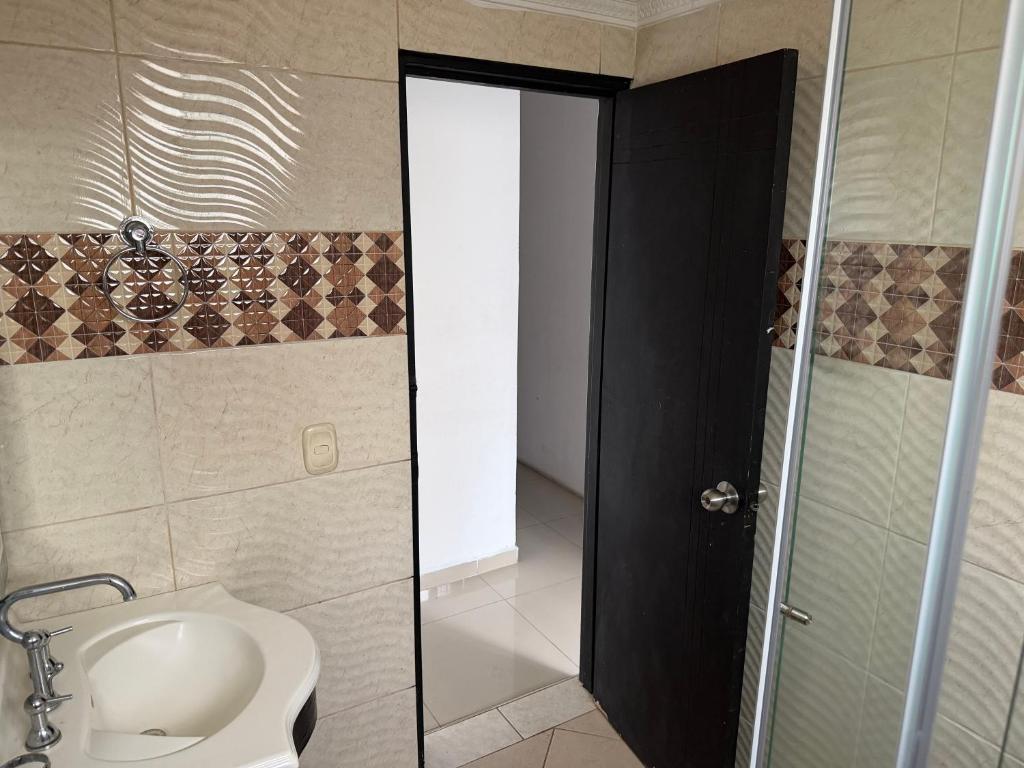 Apto-casa grande y espacioso, 6 habitaciones - 3