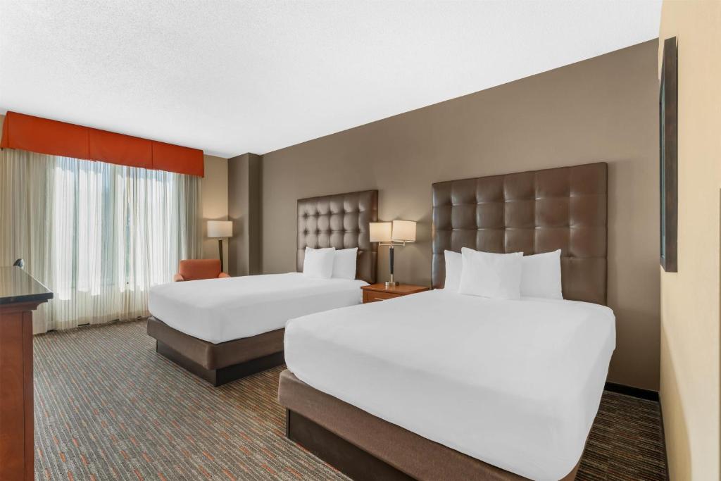 Drury Inn & Suites Fort Myers Airport FGCU — Hotel rooms in Fort Myers, Florida