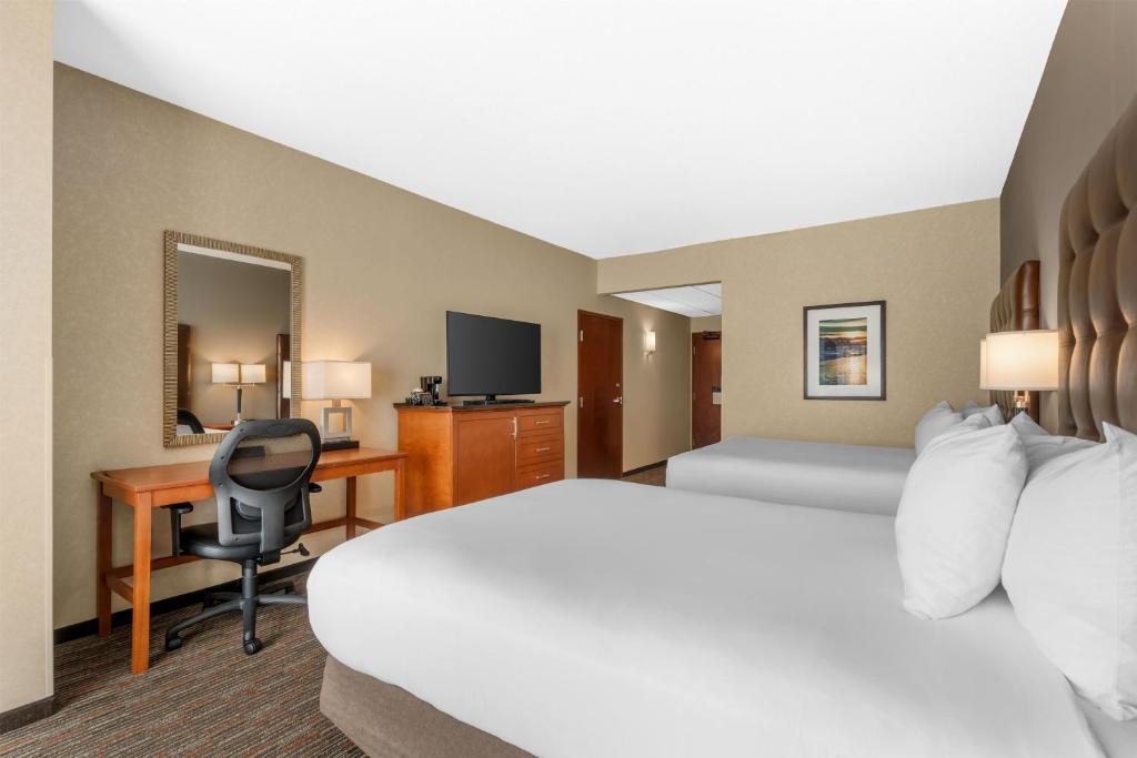Drury Inn & Suites Fort Myers Airport FGCU — Hotel rooms in Fort Myers, Florida