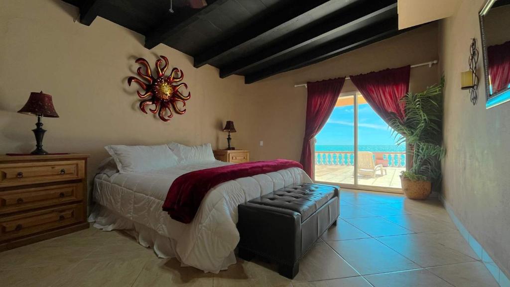 Recently Updated Beachfront Home Casa Neblina - 3