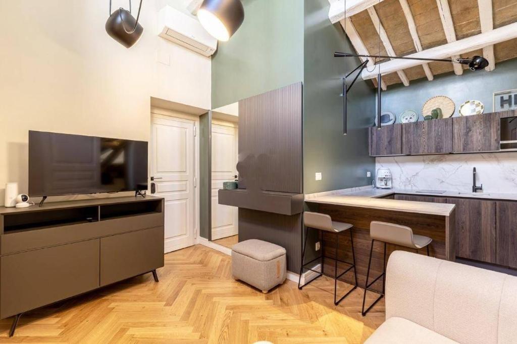 Trevi Velvet House - 1