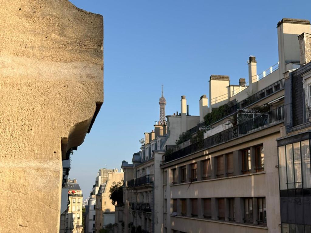 Le Parisien - Cozy 2BR Near Eiffel Tower - 5