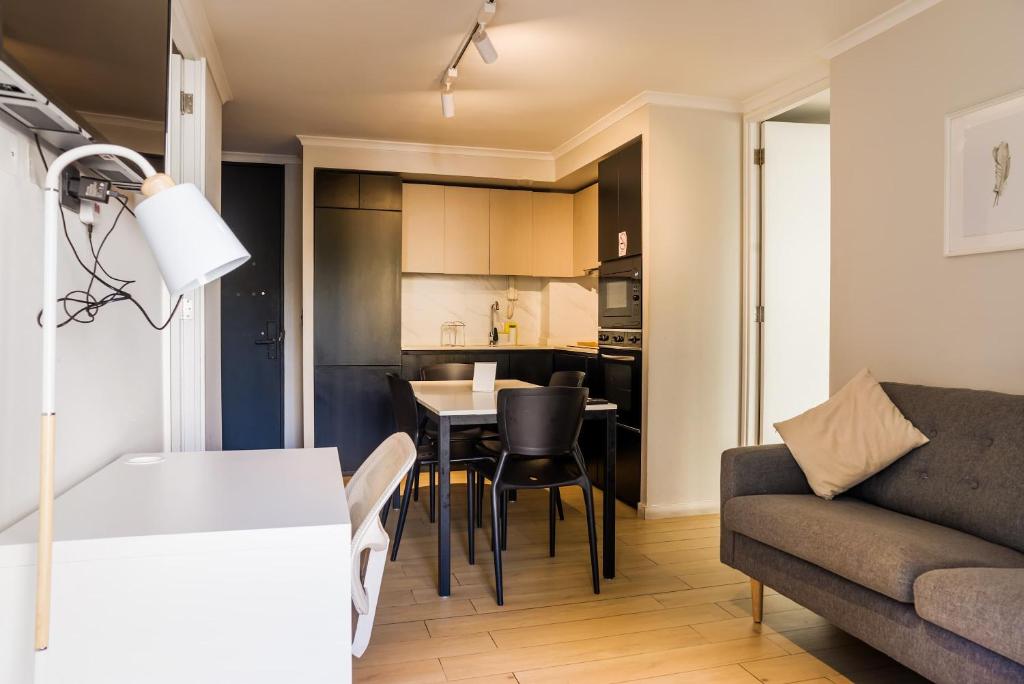 Chic 2BR Unique Stay in the Heart of Providencia - 5