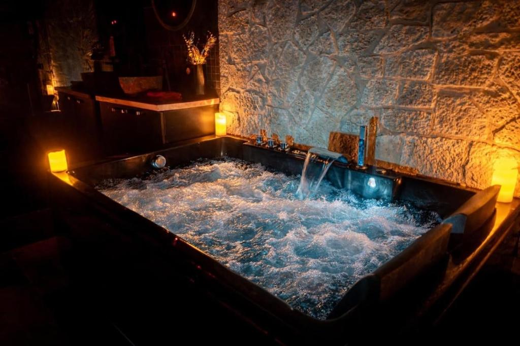 Studio La Tentation - Spa, Champagne, Lit King Size, Clim - 1