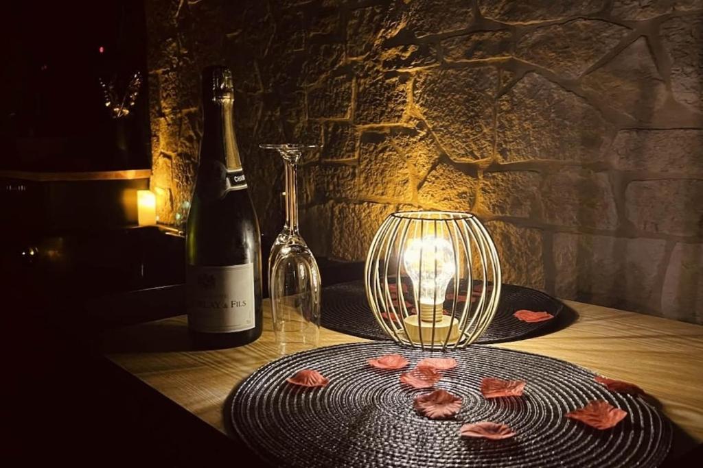 Studio La Tentation - Spa, Champagne, Lit King Size, Clim - 3