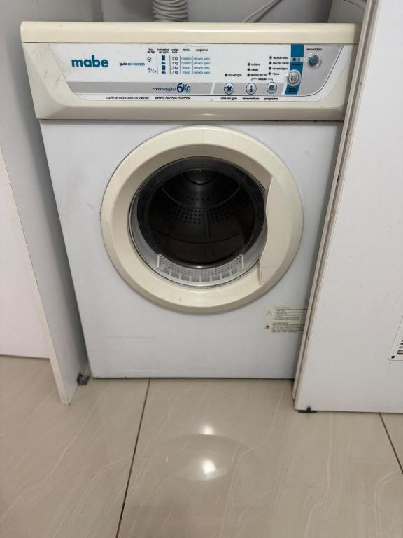 Bright & Modern - 1BR with AC and Fast Wifi in Miraflores - 2