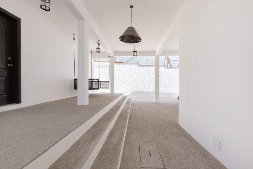 Luxury & Spacious Beachfront Home Casa Espiritu - 5
