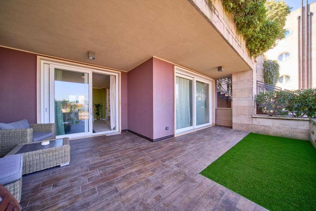 Lakefront Retreat - 4
